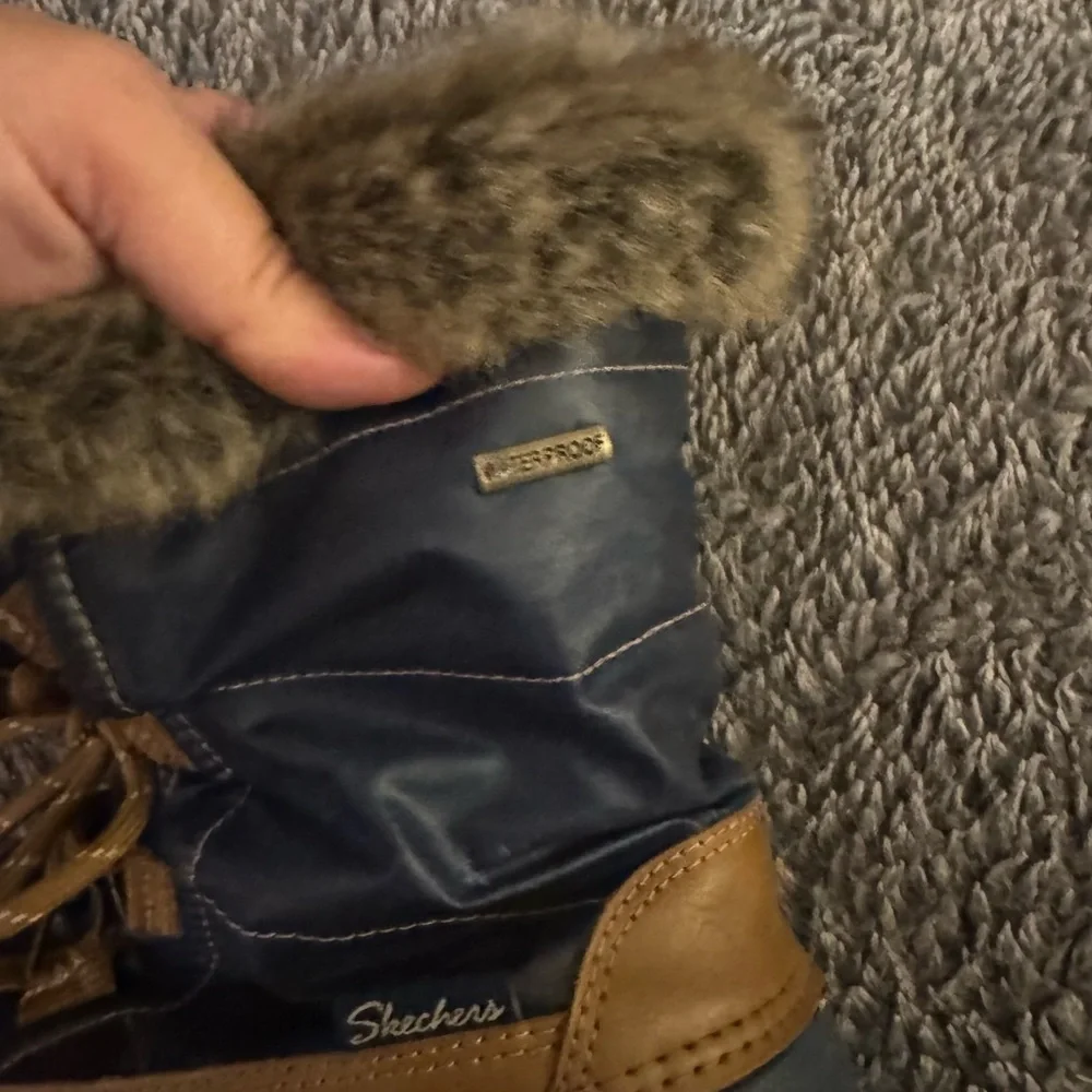 SKECHERS Women’s Windom Fur-Lined Winter Boots